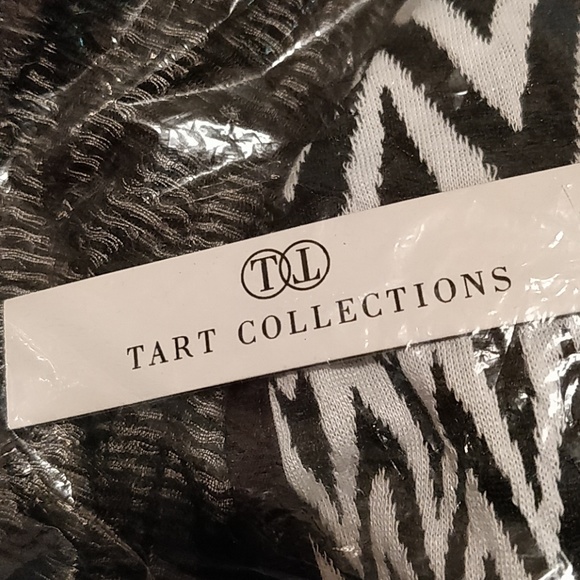 Tart Geometric Cardigan - Picture 3 of 3